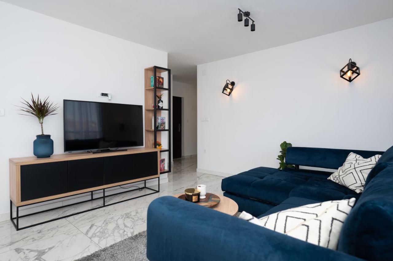 Rooftop Iadera Apartment